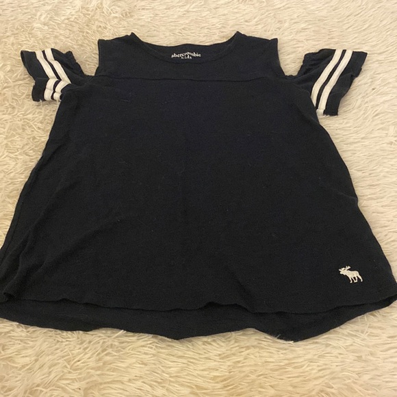 Abercrombie kids cold shoulder shirt - Picture 1 of 3
